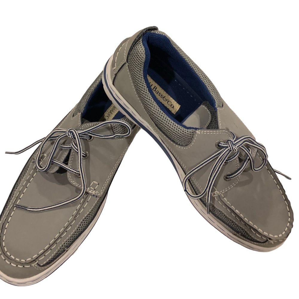 Mens boat shoe. Rubber sole.
